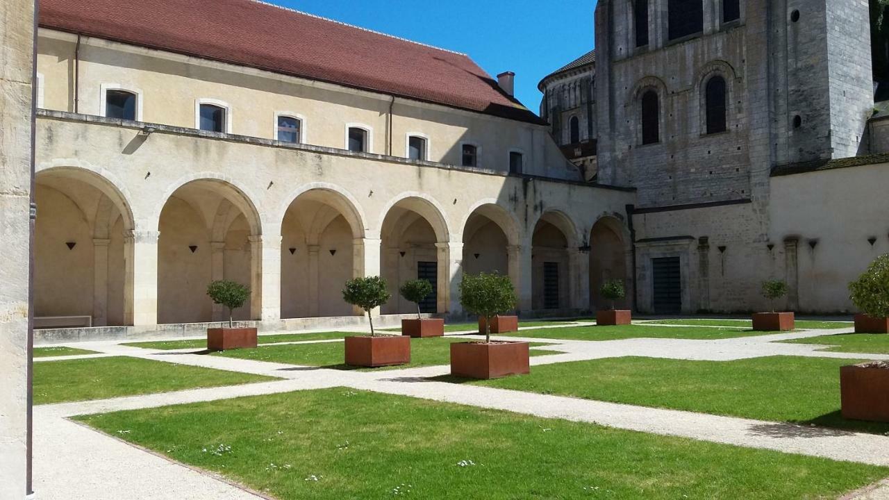 Gite De La Galerie Du Pont La Charite-sur-Loire Exterior photo